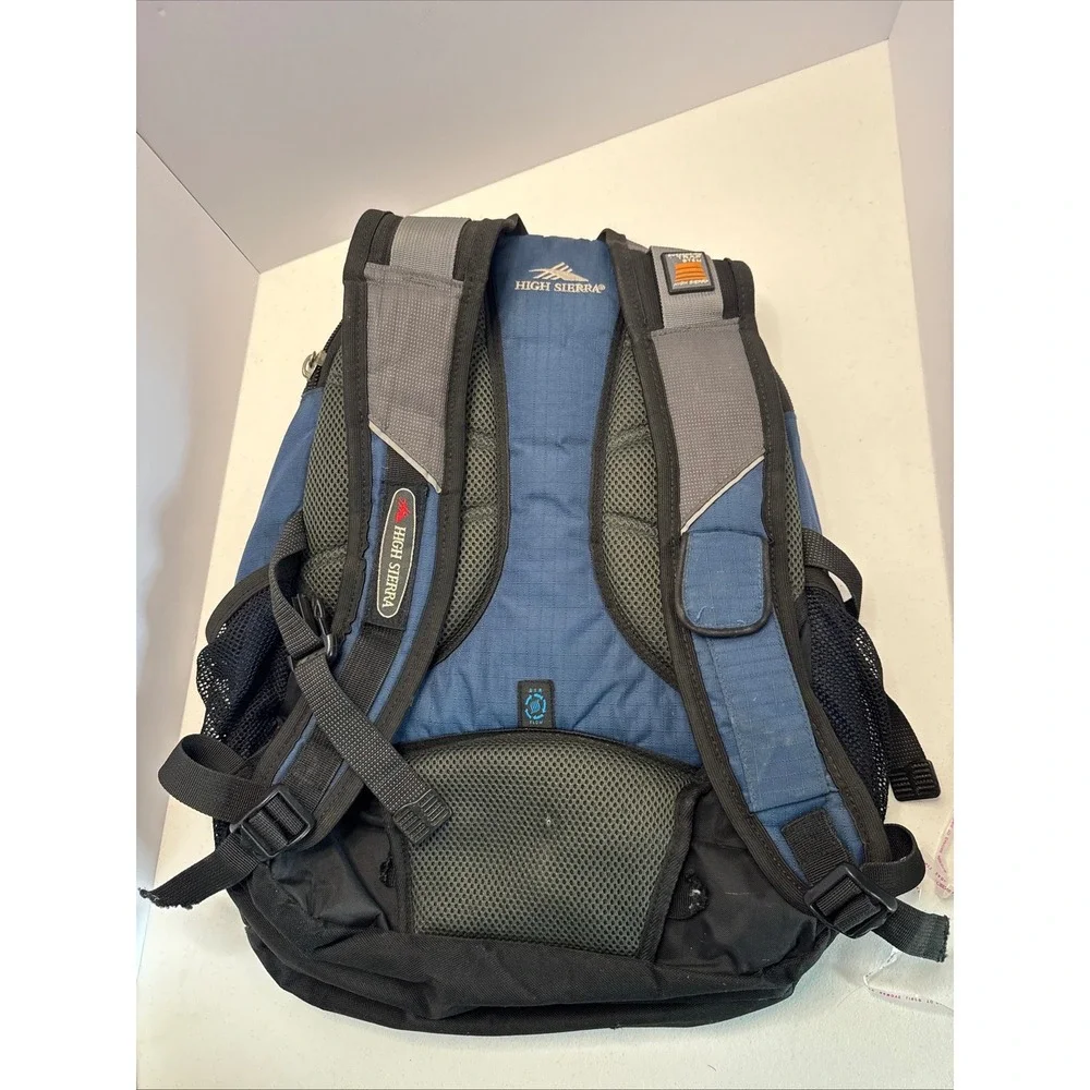 High Sierra Blue Gray Backpack Suspension Strap System Air Flow Media Pocket